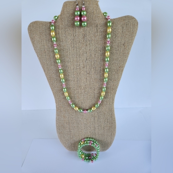 Hand Crafted 3 Piece Jewelry Set Faux Pearls Green Yellow Pink White Necklace - Picture 9 of 10